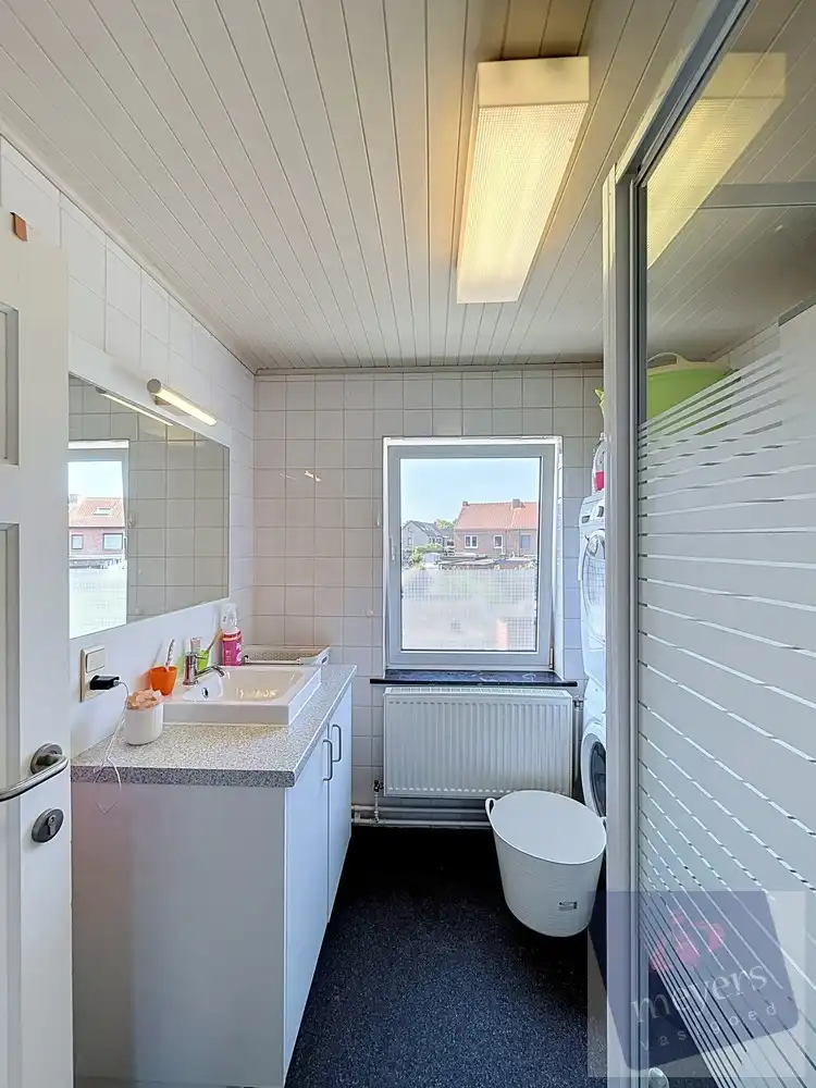 Ruime woning met garage en interessante investeringsmogelijkheden in Hasselt foto 13