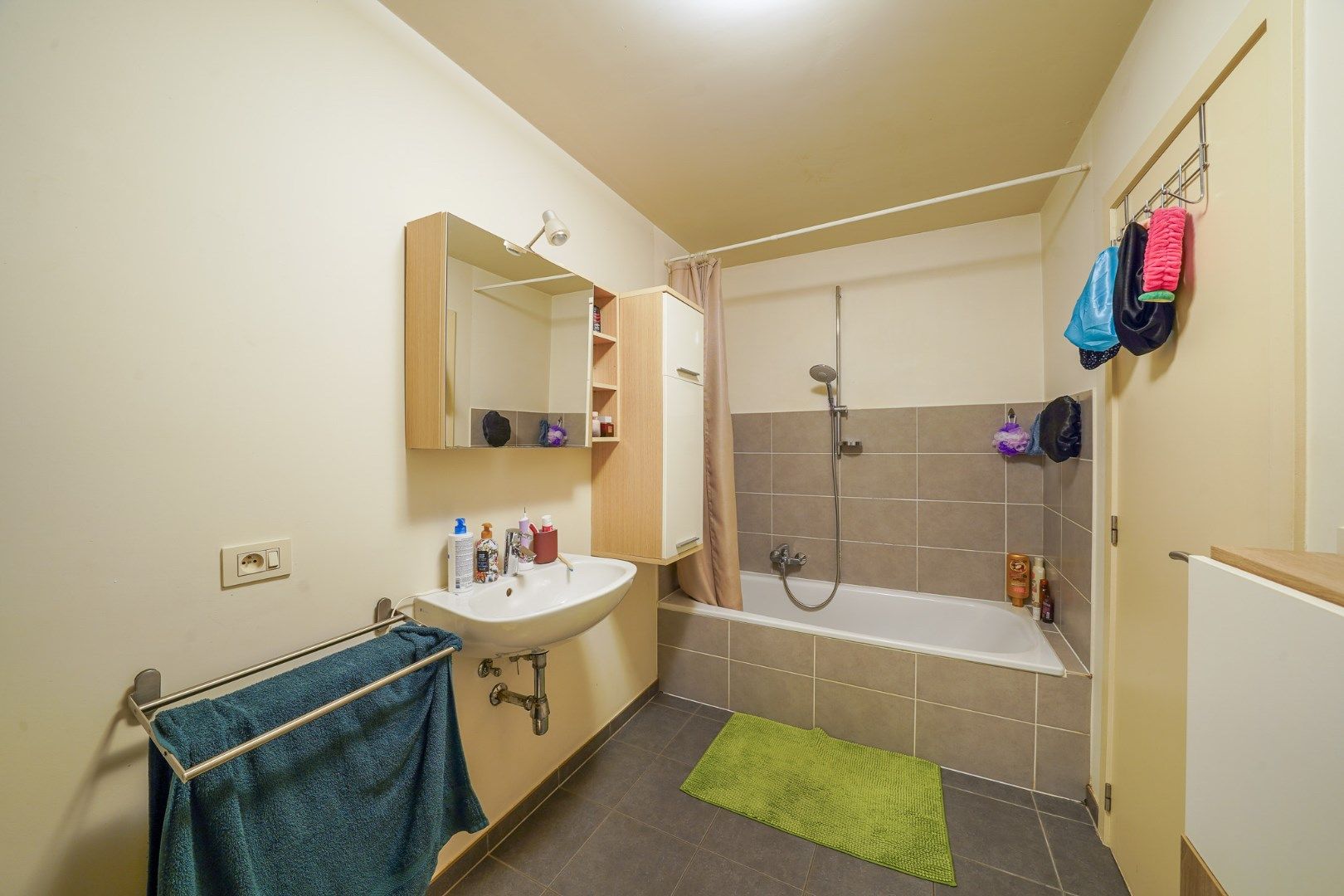 Lichtrijk duplexappartement met ruim terras in rustige doodlopende straat foto 8