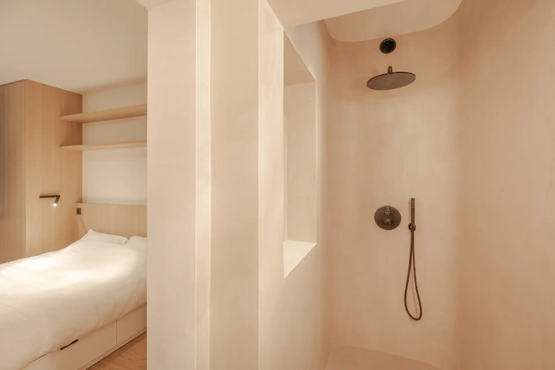 Prachtig gerenoveerd appartement in villaresidentie te Duinbergen foto 23