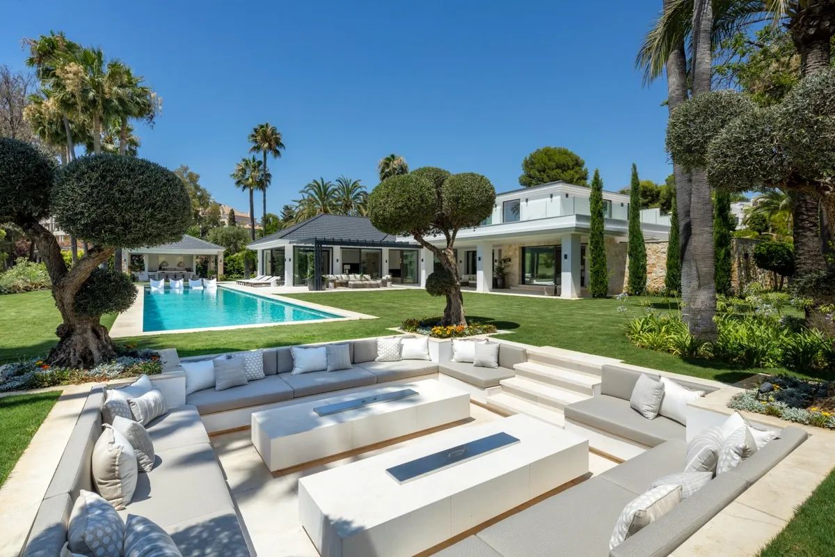 Leven aan de top: exclusieve frontline golfvilla met adembenemend uitzicht en ultieme luxe in Nueva Andalucía foto 21