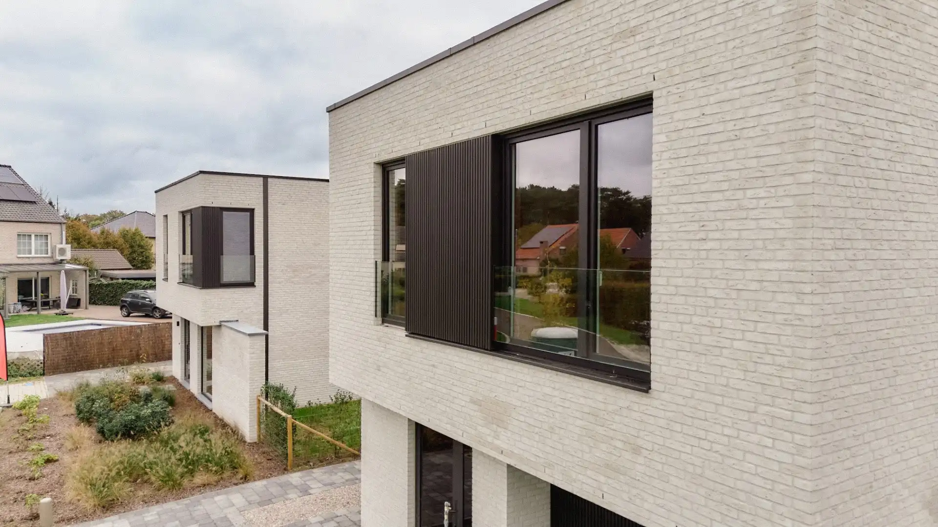 Moderne vrijstaande woning met zuid gerichte tuin foto 3
