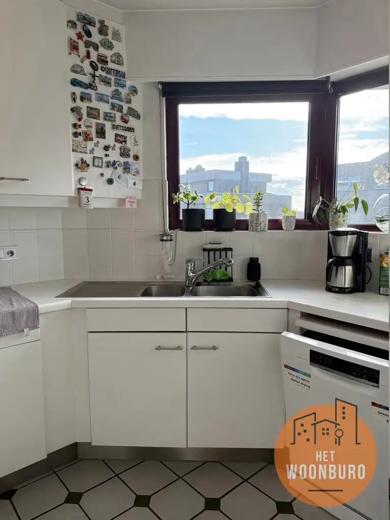 Ruim appartement met 2 slpks, bureau, kelder en staanplaats foto 5