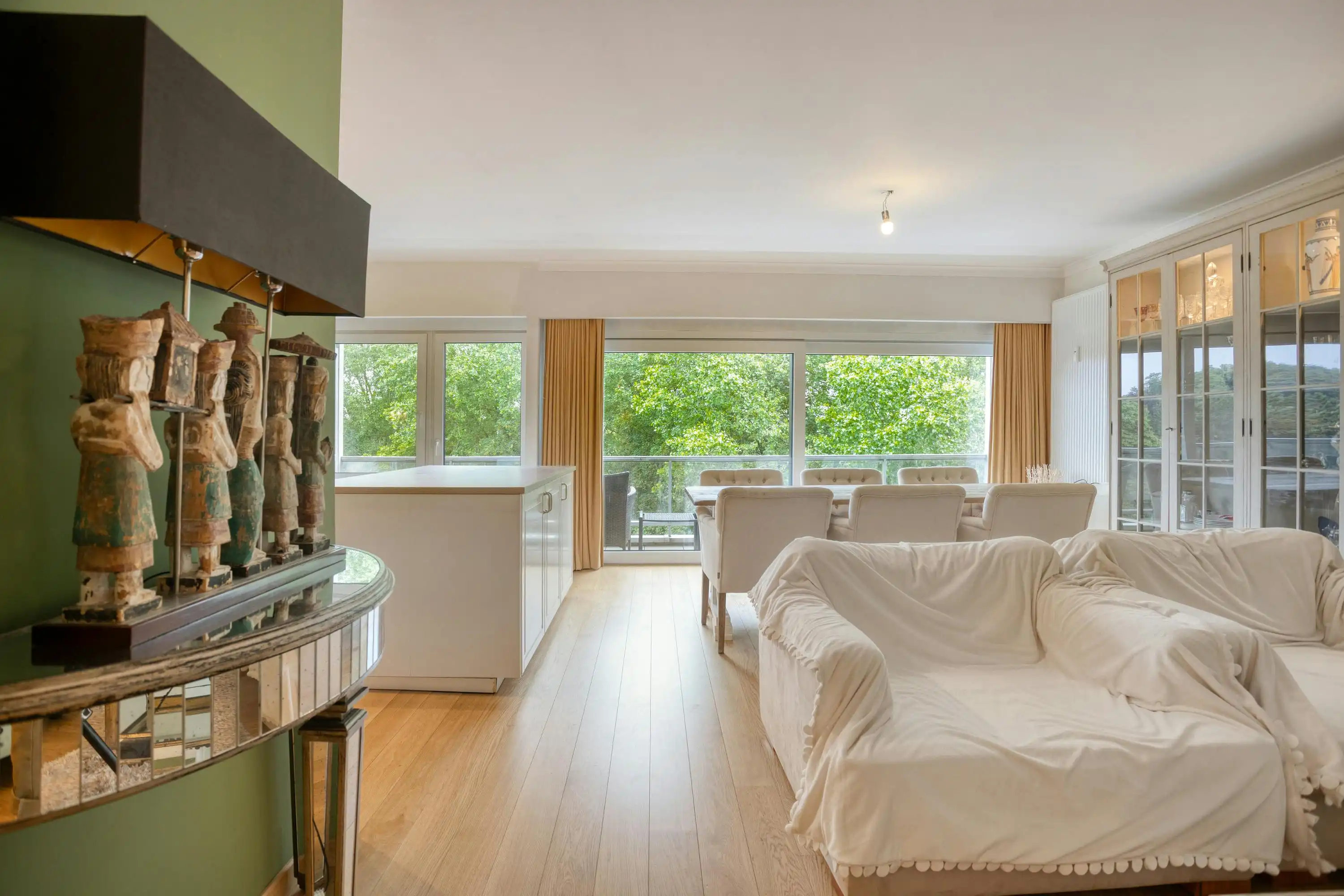 Instapklaar 2-slaapkamerappartement met twee terrassen foto 3
