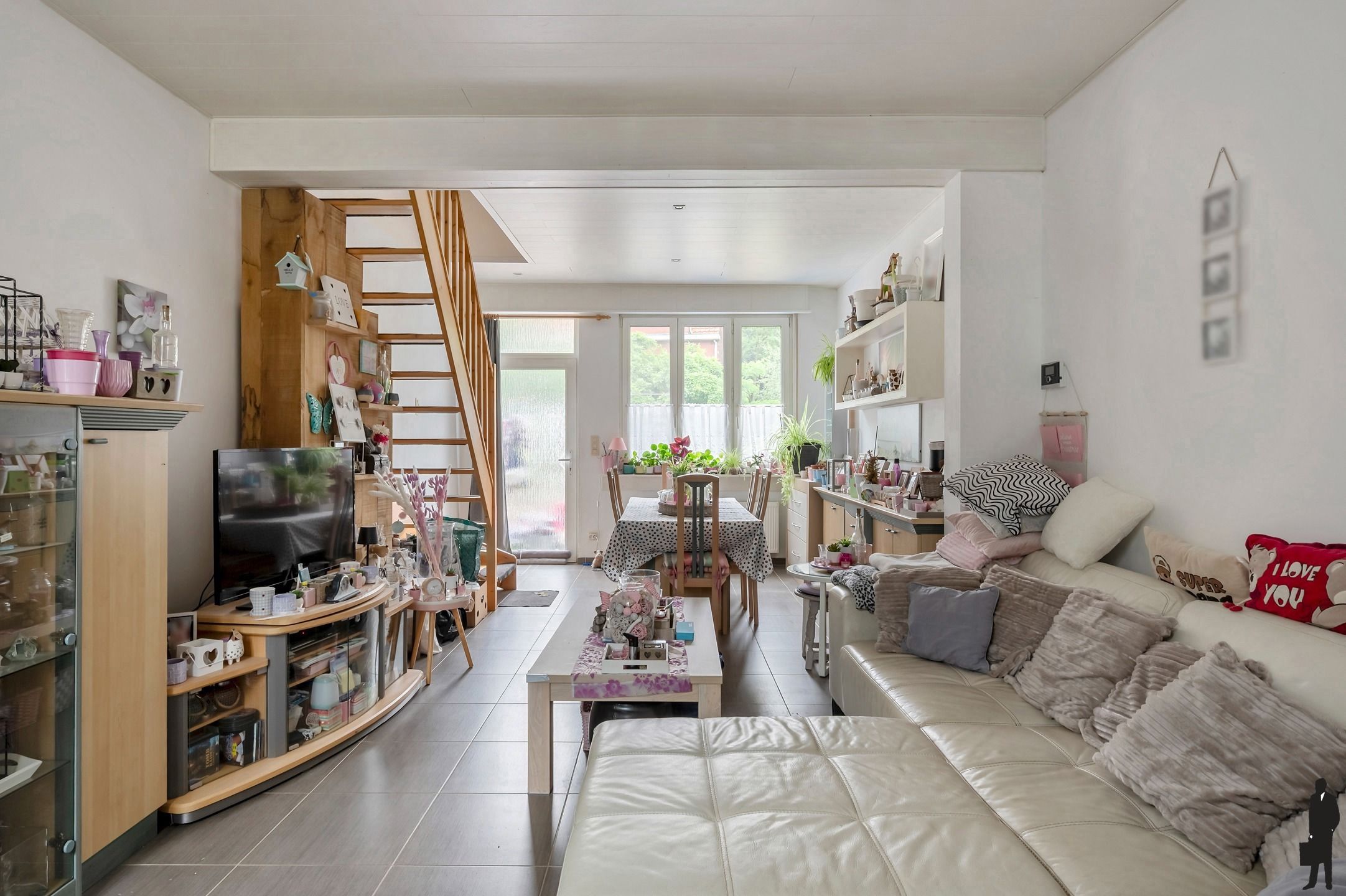 Woning in doodlopende straat met 2 slk, 2 badk en tuin op een perceel van 379 m². foto 4