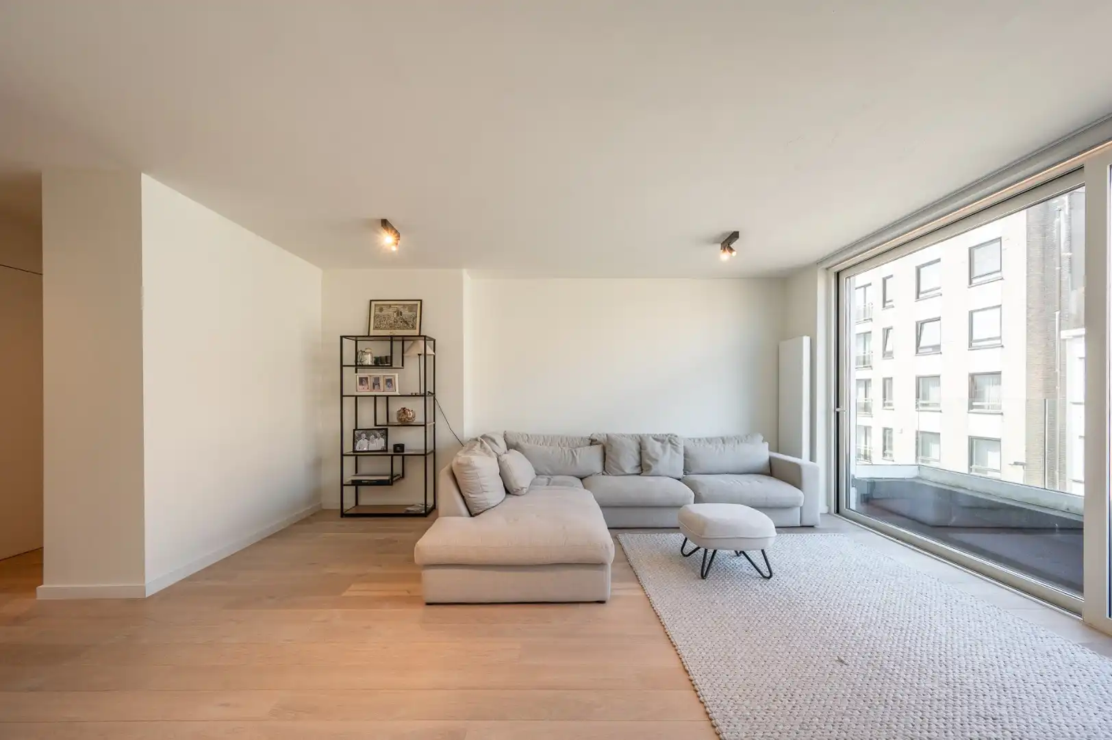 Uitzonderlijk ruime triplex met 4 slaapkamers gelegen in het centrum van Knokke. foto 3