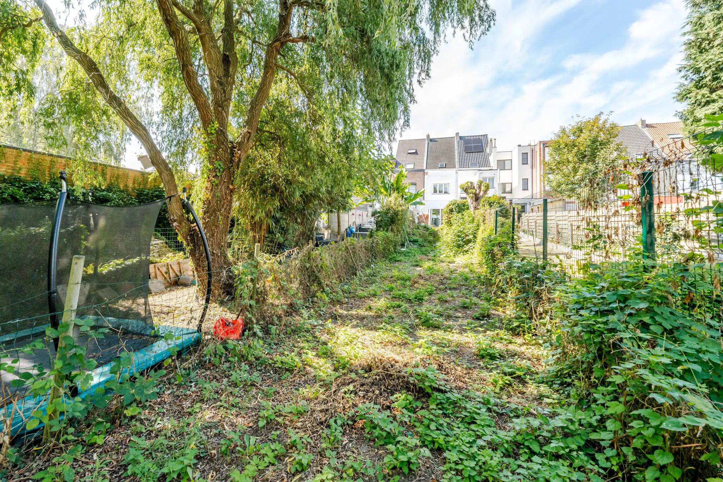 Gezinswoning met 5 slaapkamers met diepe tuin foto 10