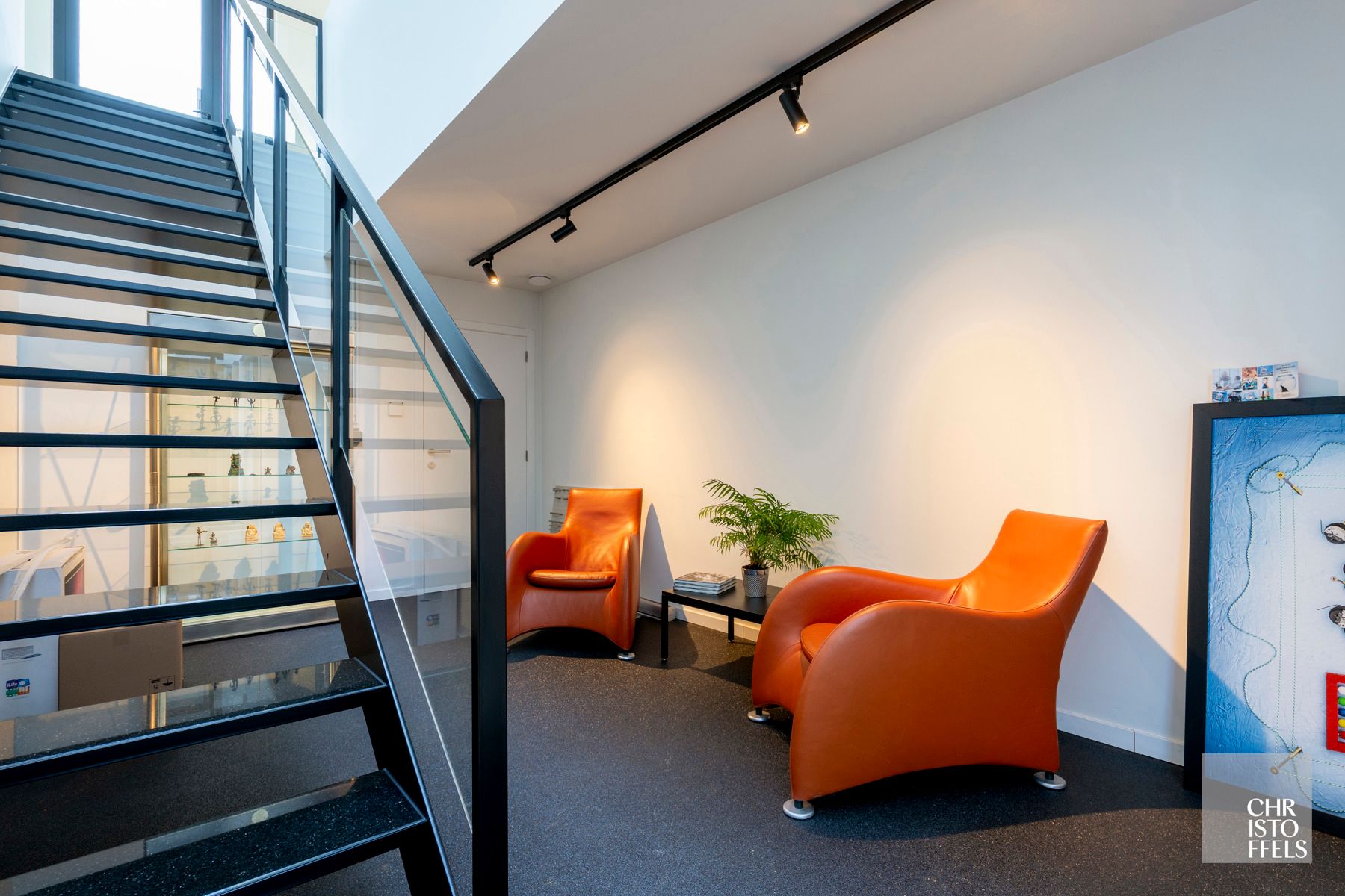 Multifunctioneel gebouw met 2 wooneenheden, kantoor en showroom op een perceel van 2.074 m²! foto 21