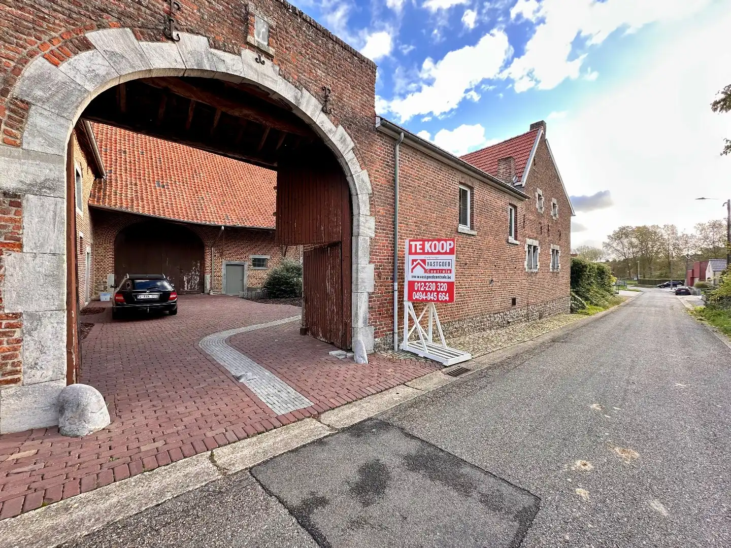 Authentieke vleugel van vierkantshoeve met hoogwaardige afwerking – gelegen in Rutten (Tongeren) foto 2