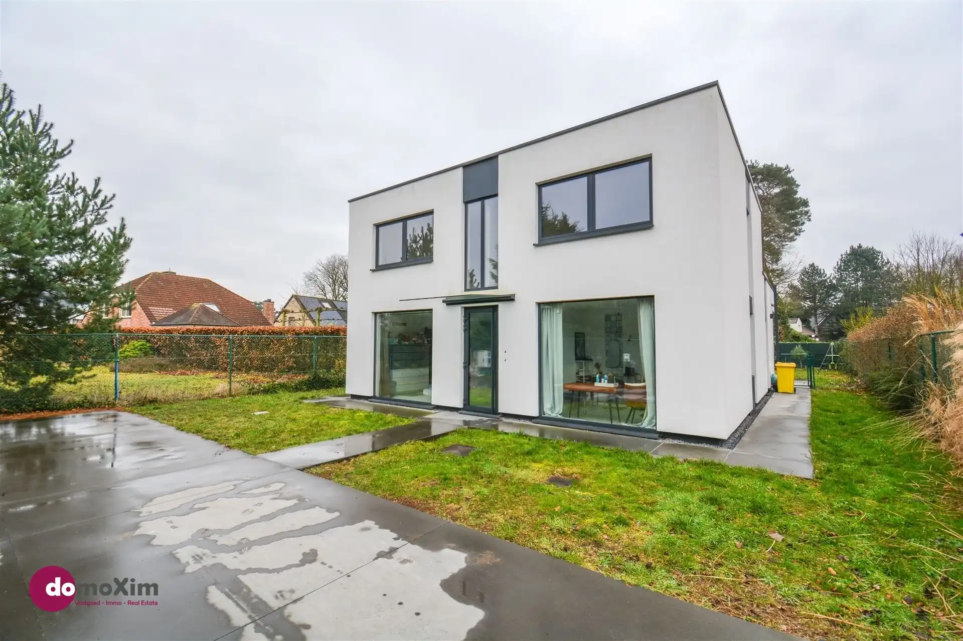 Moderne BEN villa gelegen in een doodlopende straat in Boortmeerbeek foto {{pictureIndex}}