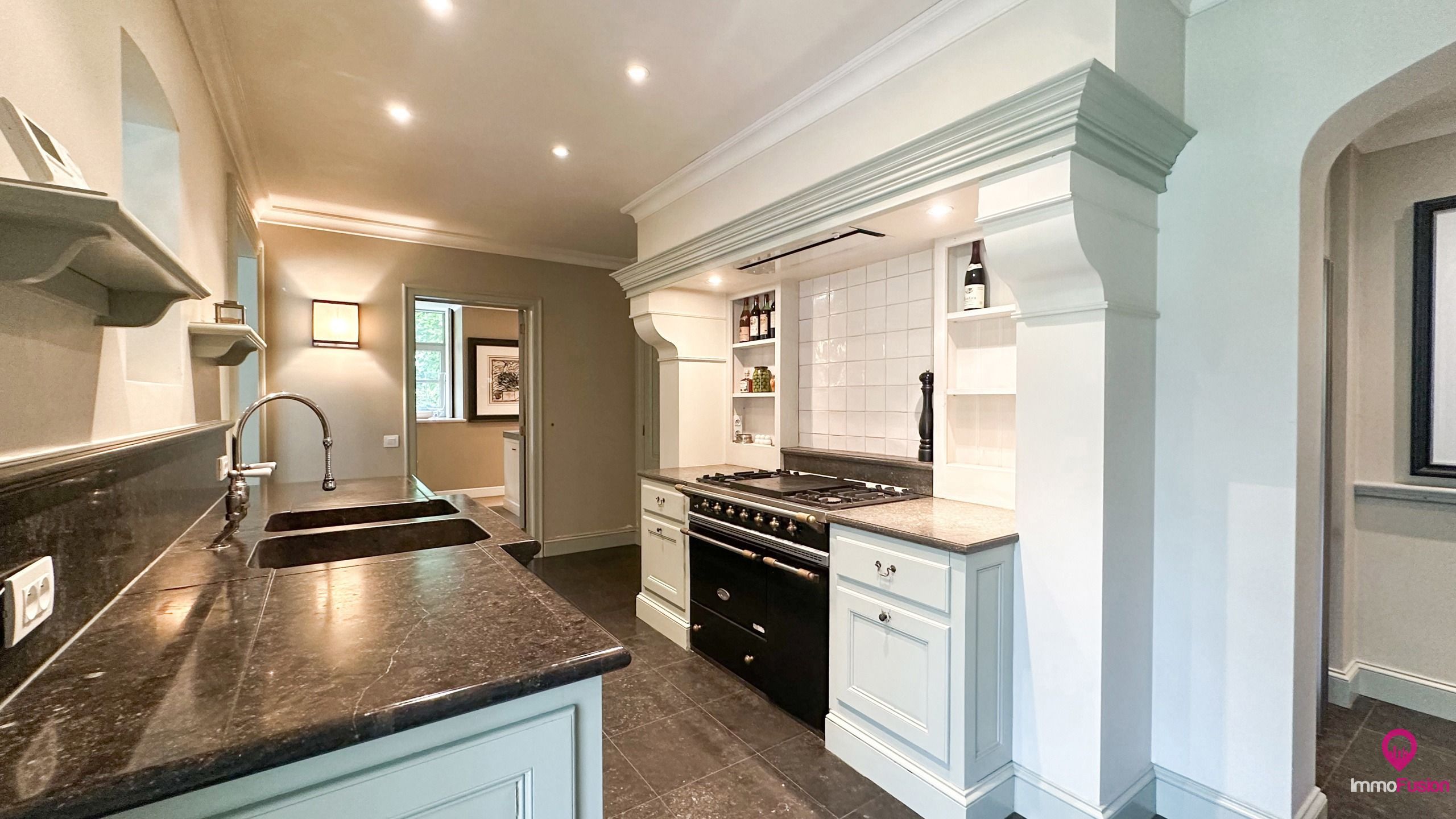 Uitzonderlijk gelegen villa met 5 slpks + zwembad op 1,97ha! foto 16