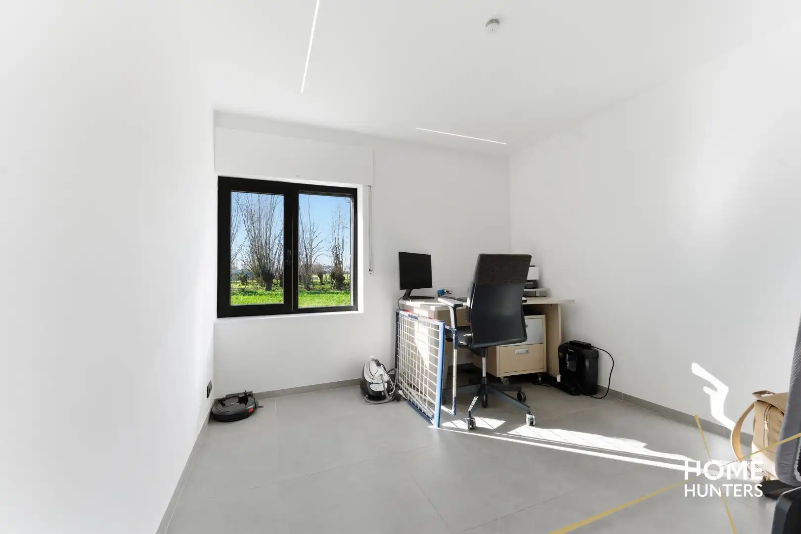 Rustig gelegen halfopen bebouwing met ruime tuin in Hooglede! foto 6