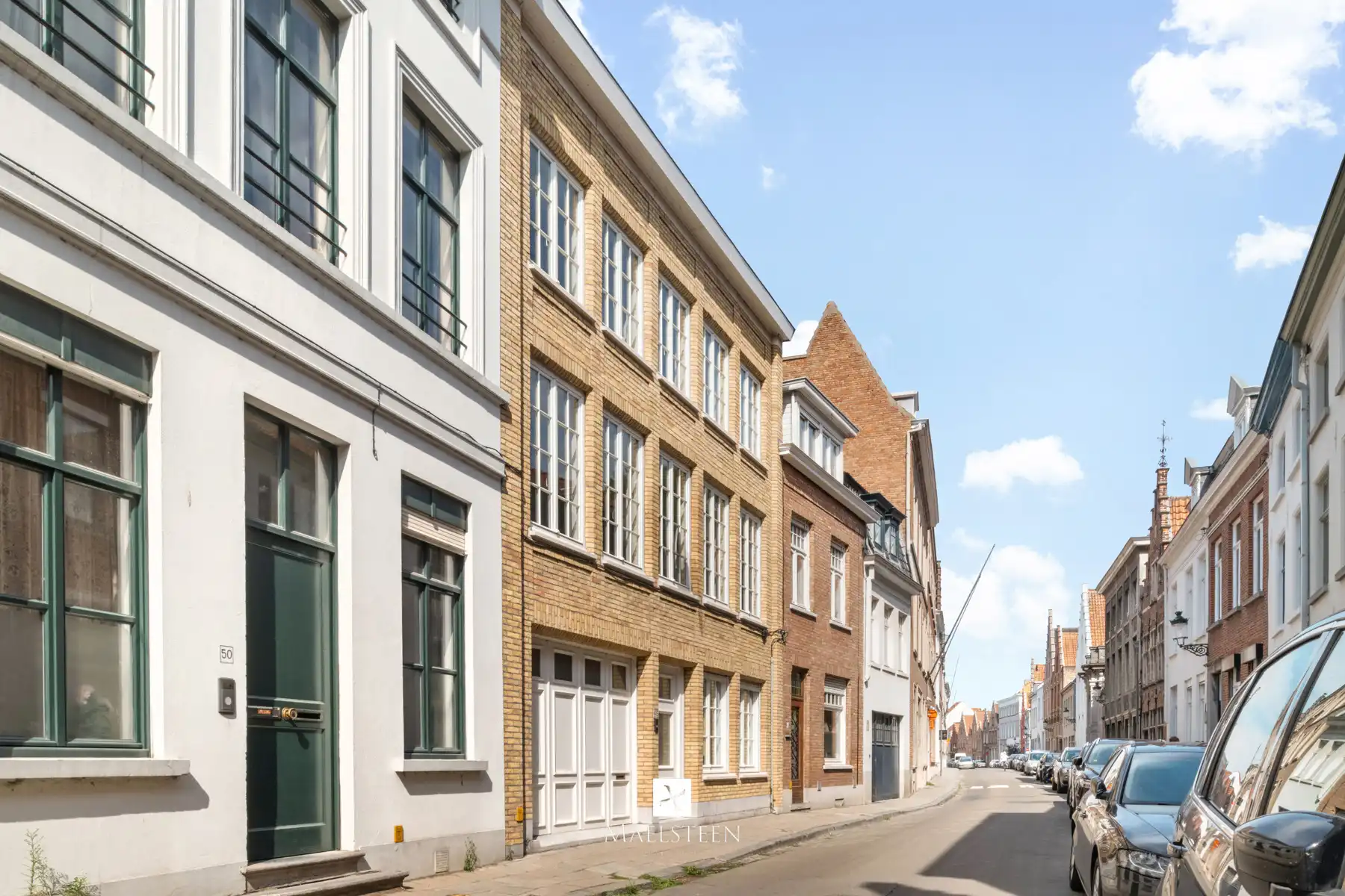 Stijlvolle herenwoning met garage in hartje Brugge centrum foto 5