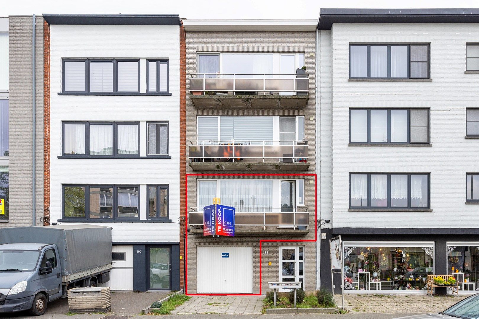 Gerenoveerd 2-slaapkamer appartement met garagebox en oprit! foto 9