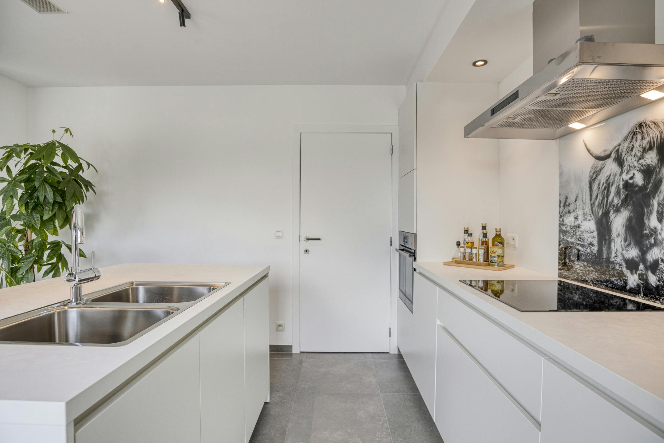 Energiezuinig halfopen huis in rustige straat te Izegem! foto 9