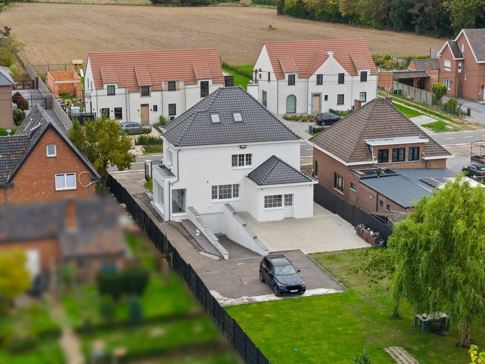 RUIME, GERENOVEERDE OPEN BEBOUWING MET 6 SLKS EN KNAPPE TUIN IN ALKEN foto 4