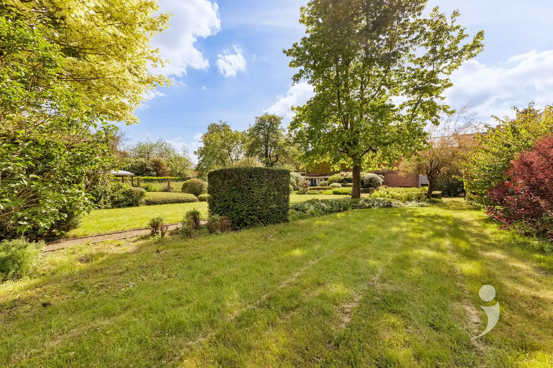 Ruime stadswoning met uitzonderlijke tuin van + 13 are foto 36