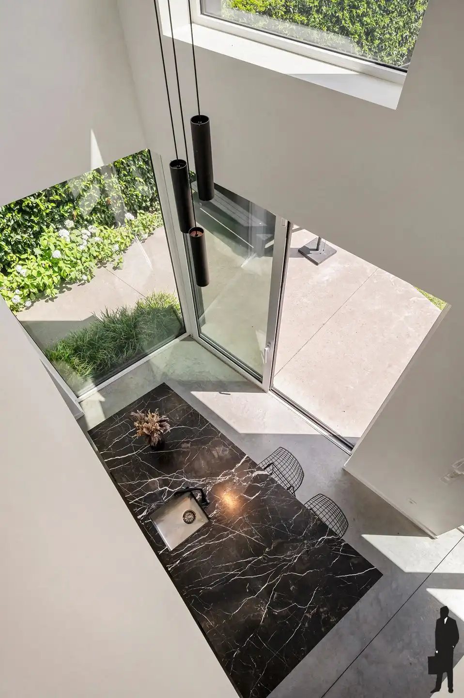 Moderne architecturale woning, gerenoveerd door Studio Noord, met oog voor detail en authenticiteit foto 12