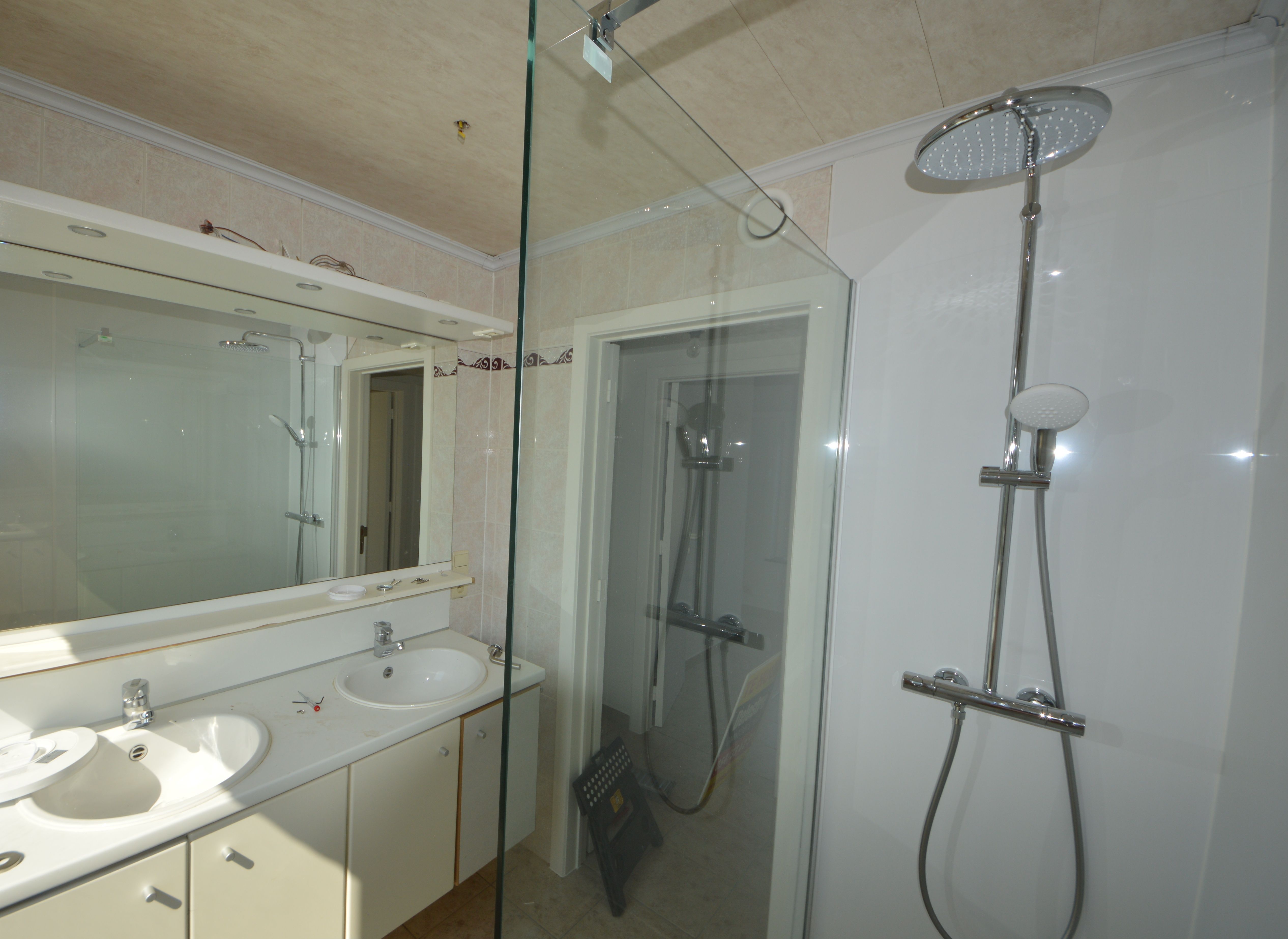 COMPLEET GERENOVEERDE WONING MET GROTE TUIN foto 12