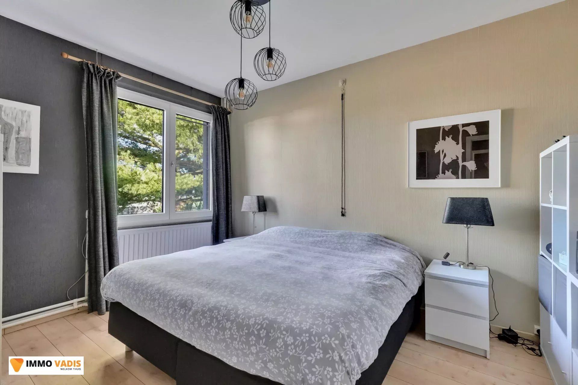 Uitstekend onderhouden HOB woning ,3slaapkamers en 2 garages foto 8