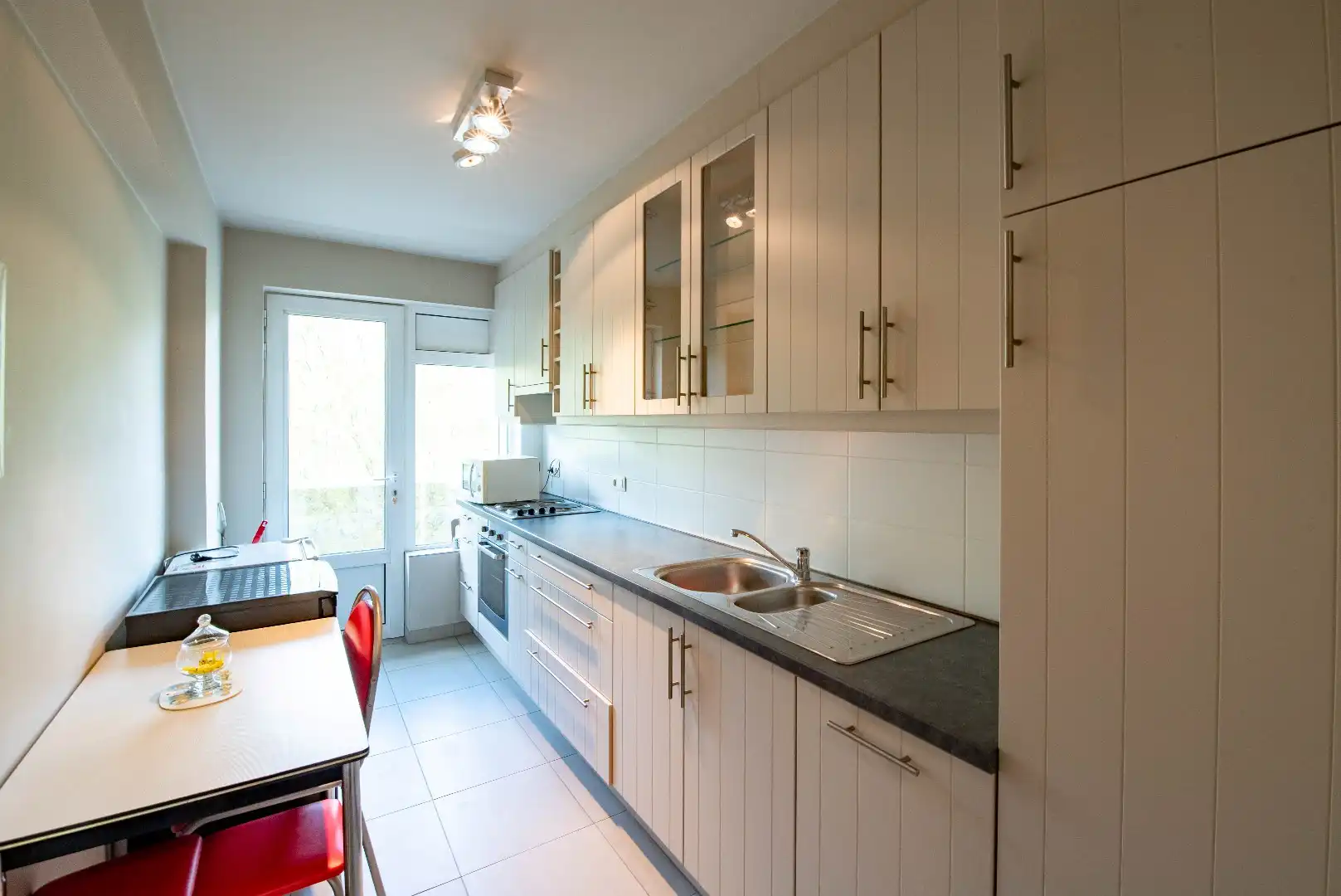 2 slaapkamerappartement met ruim terras foto 8