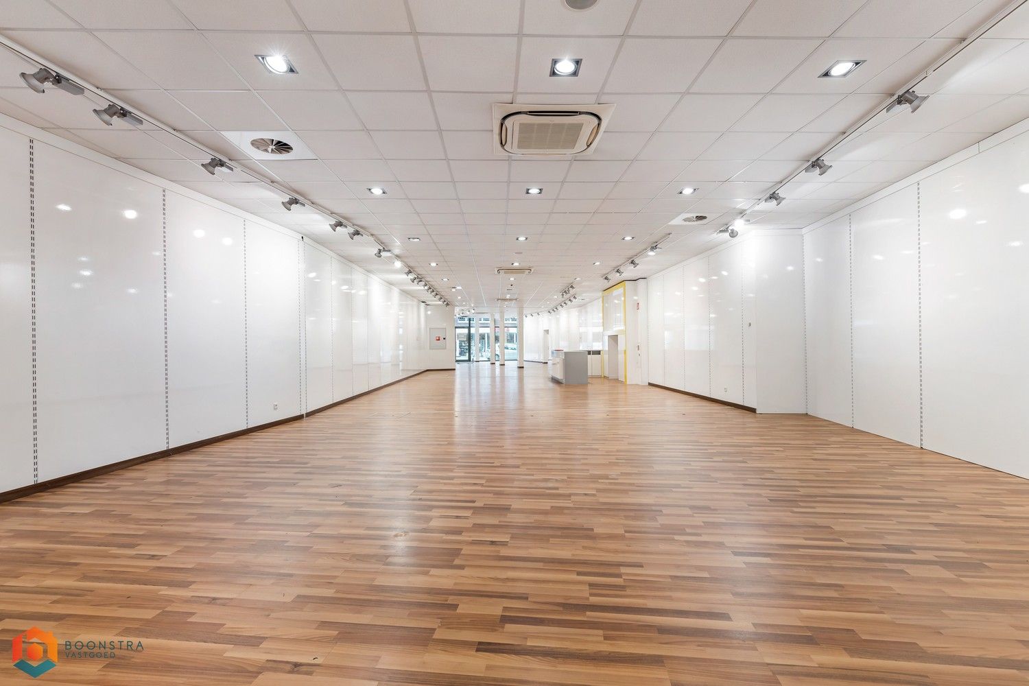 Ruim handelsgelijkvloers op een uitstekende locatie te Heist-op-den-Berg foto 11