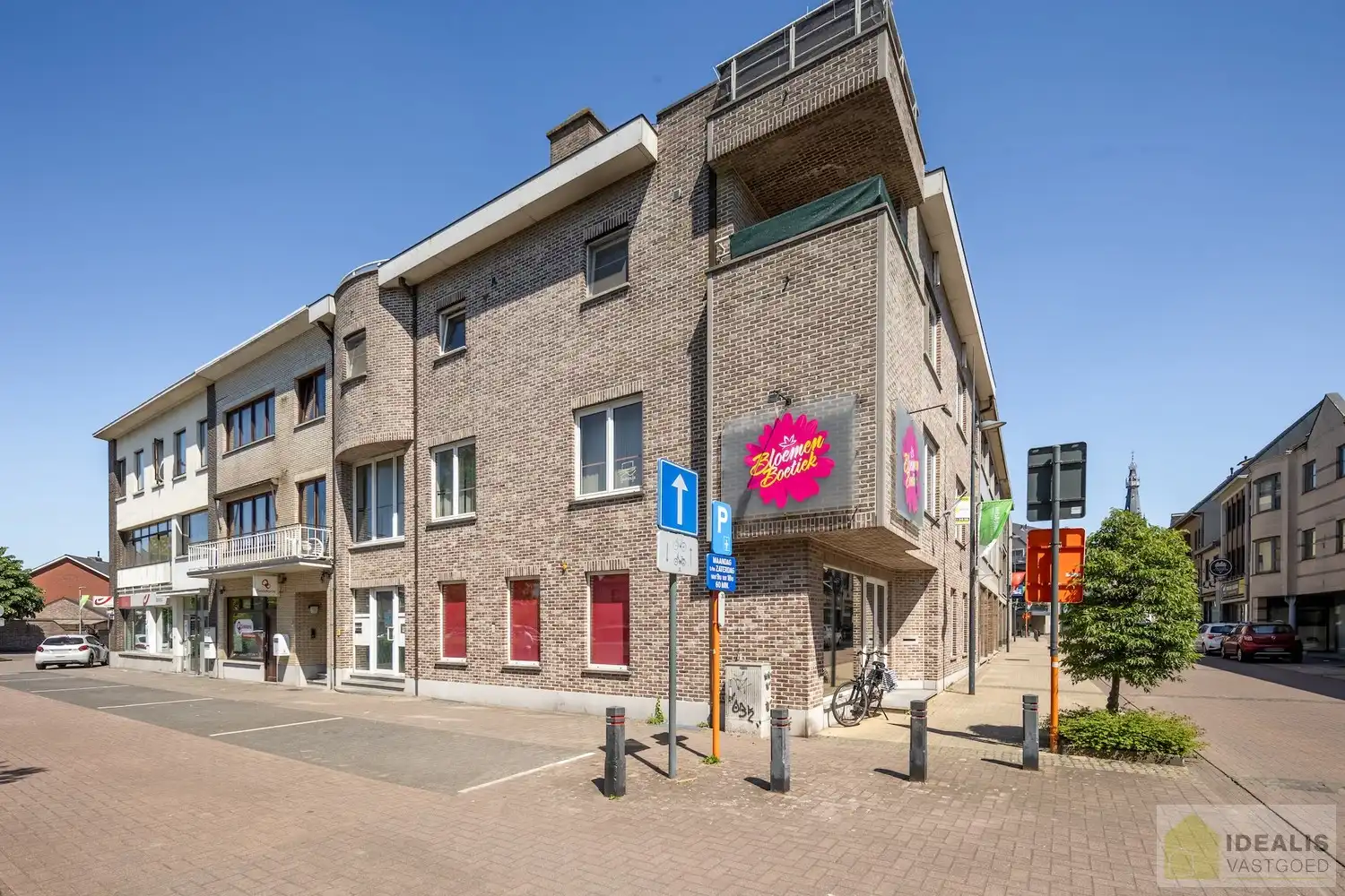 IDEALIS VASTGOED - OVERDRACHT AANDELEN PATRIMONIUMVENNOOTSCHAP MET IN HAAR ACTIEF MEERDERE ONROERENDE GOEDEREN GELEGEN TE STADSWAAG 3, STADSWAAG 5, STAD 1, STAD 3 en GROENSTRAAT 5, ALLEN IN HET CENTRUM VAN HAMONT (HAMONT-ACHEL)! – Geschikt voor zij die zoeken naar een interessante investering met verschillende mogelijkheden waaronder een vernieuwbouw bestaande uit 10 appartementen. foto 6
