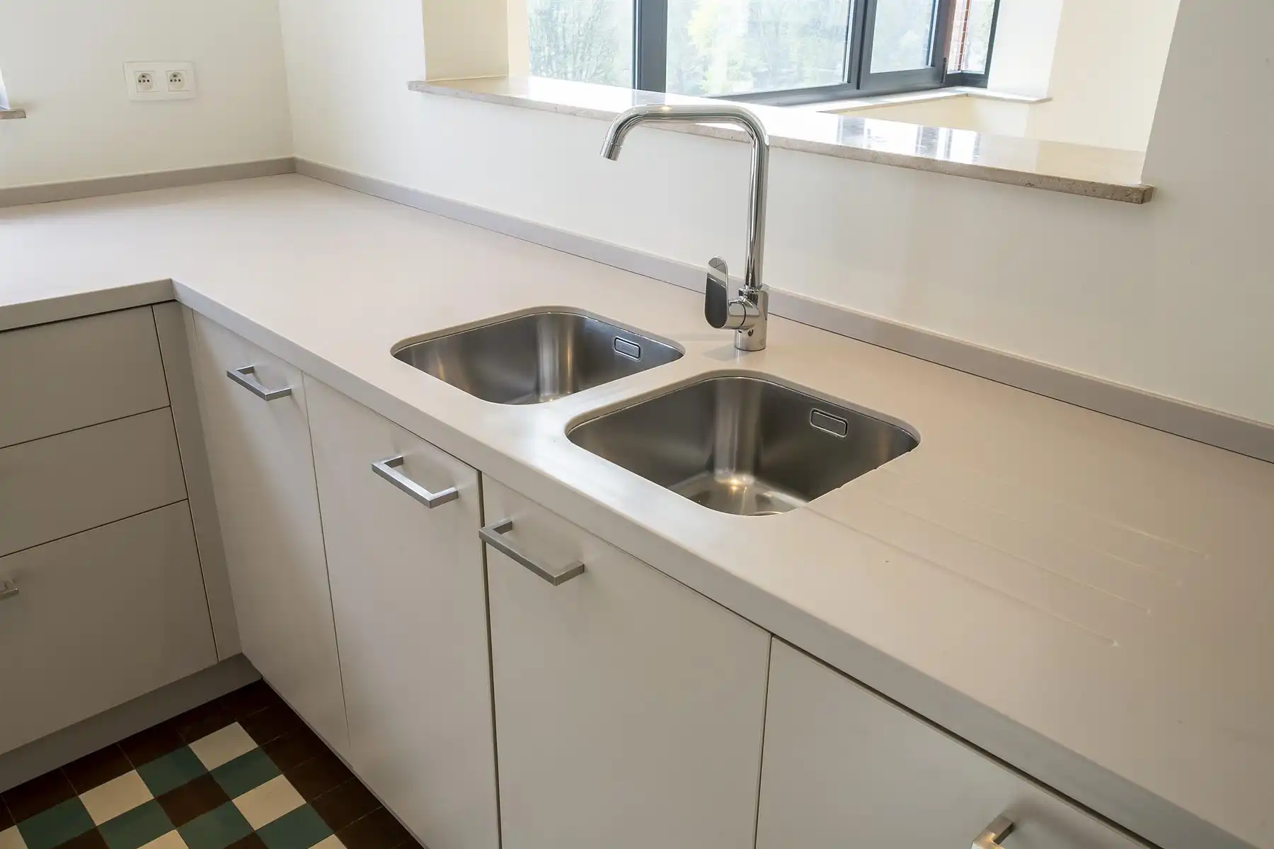 Luxueus afgewerkt appartement op zeer centrale ligging. foto 15