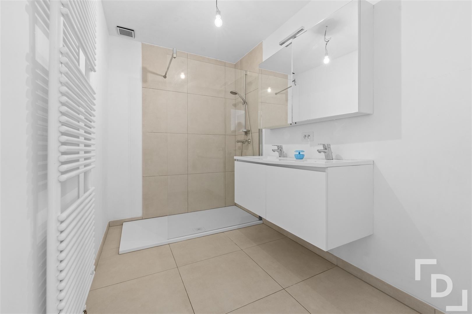 Energiezuinige gezinswoning te koop in Ieper nabij het station. foto 16