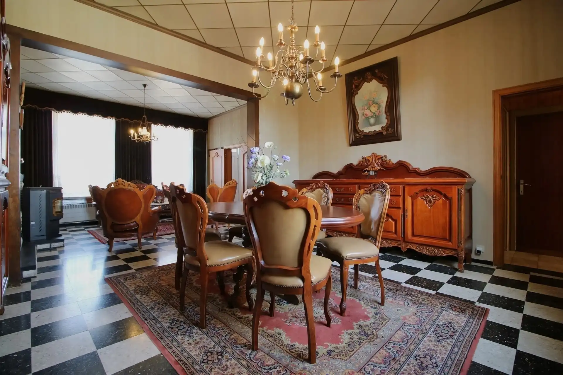 Karaktervolle te renoveren burgerwoning foto 5