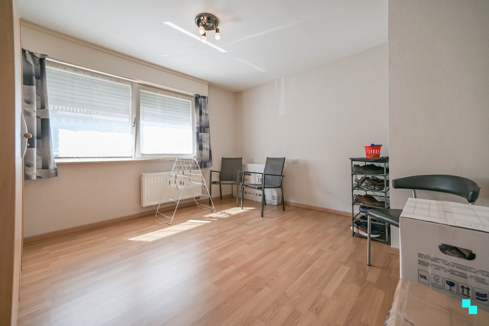 Ruim tweeslaapkamer appartement nabij centrum Izegem foto 16