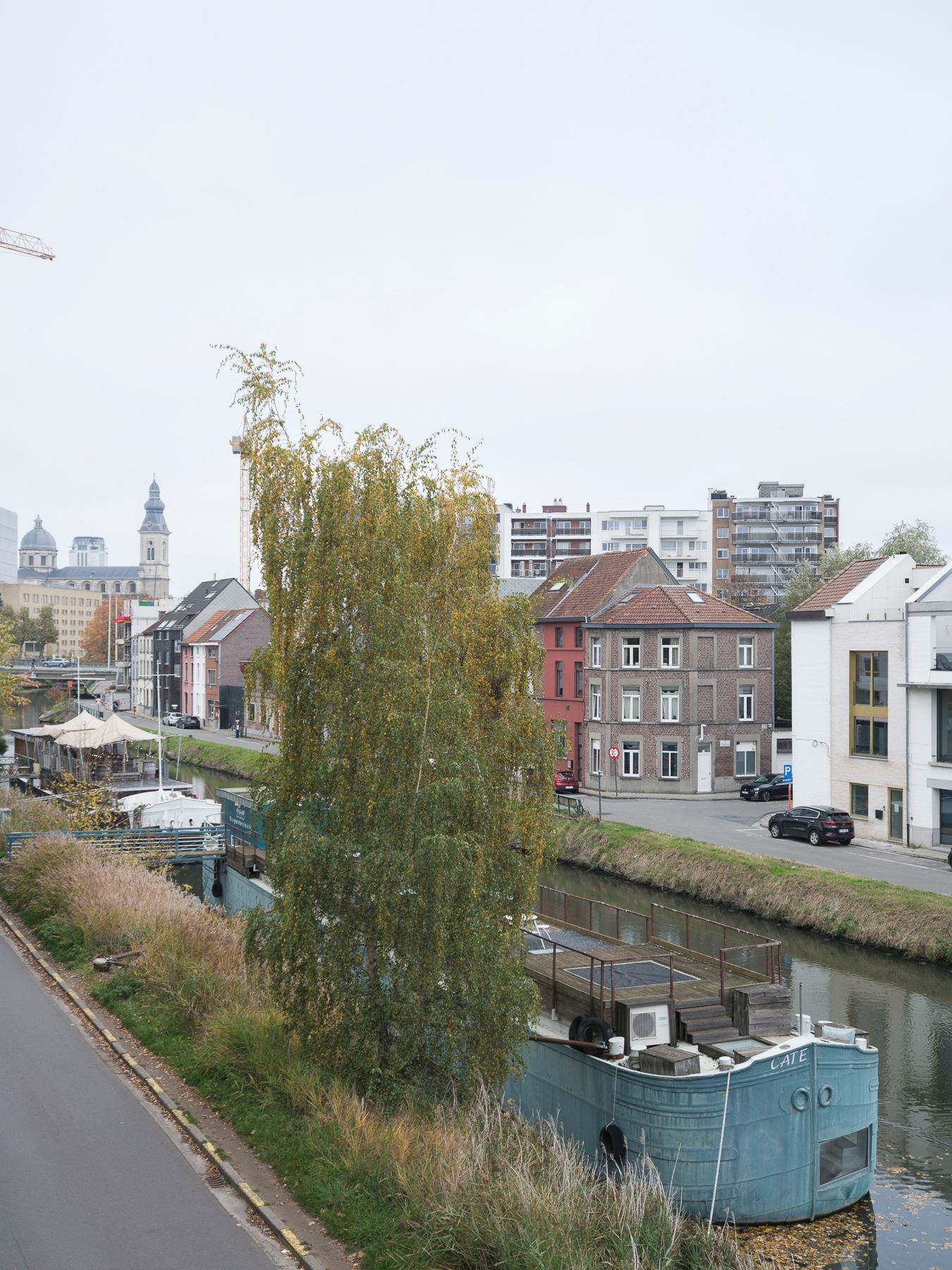 Ruim en luxueus drie slaapkamer appartement aan de Stropkaai foto 19
