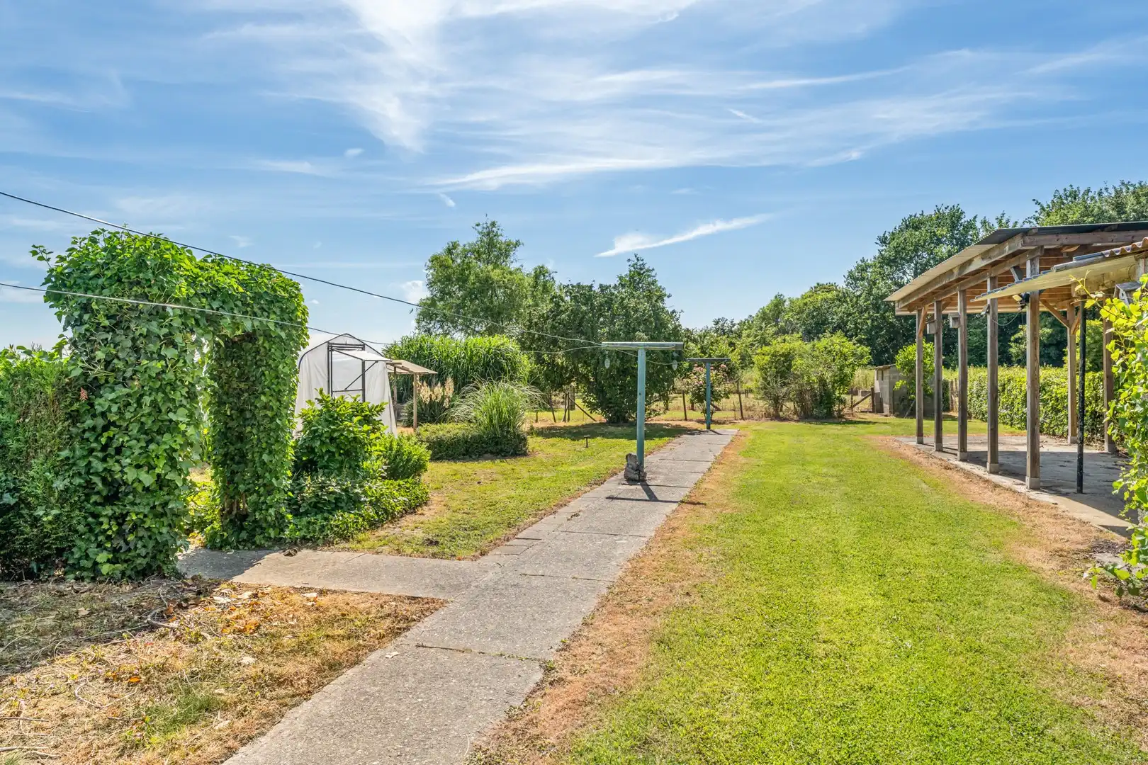 Charmante gezinswoning met prachtige tuin op een perceel van ca. 3.348 m² foto 27