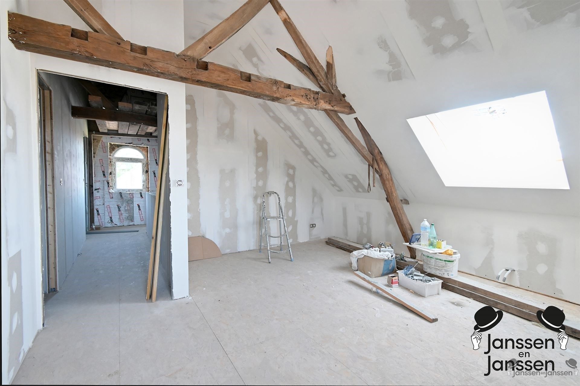 Verder te renoveren hoekpand met atelier foto 19