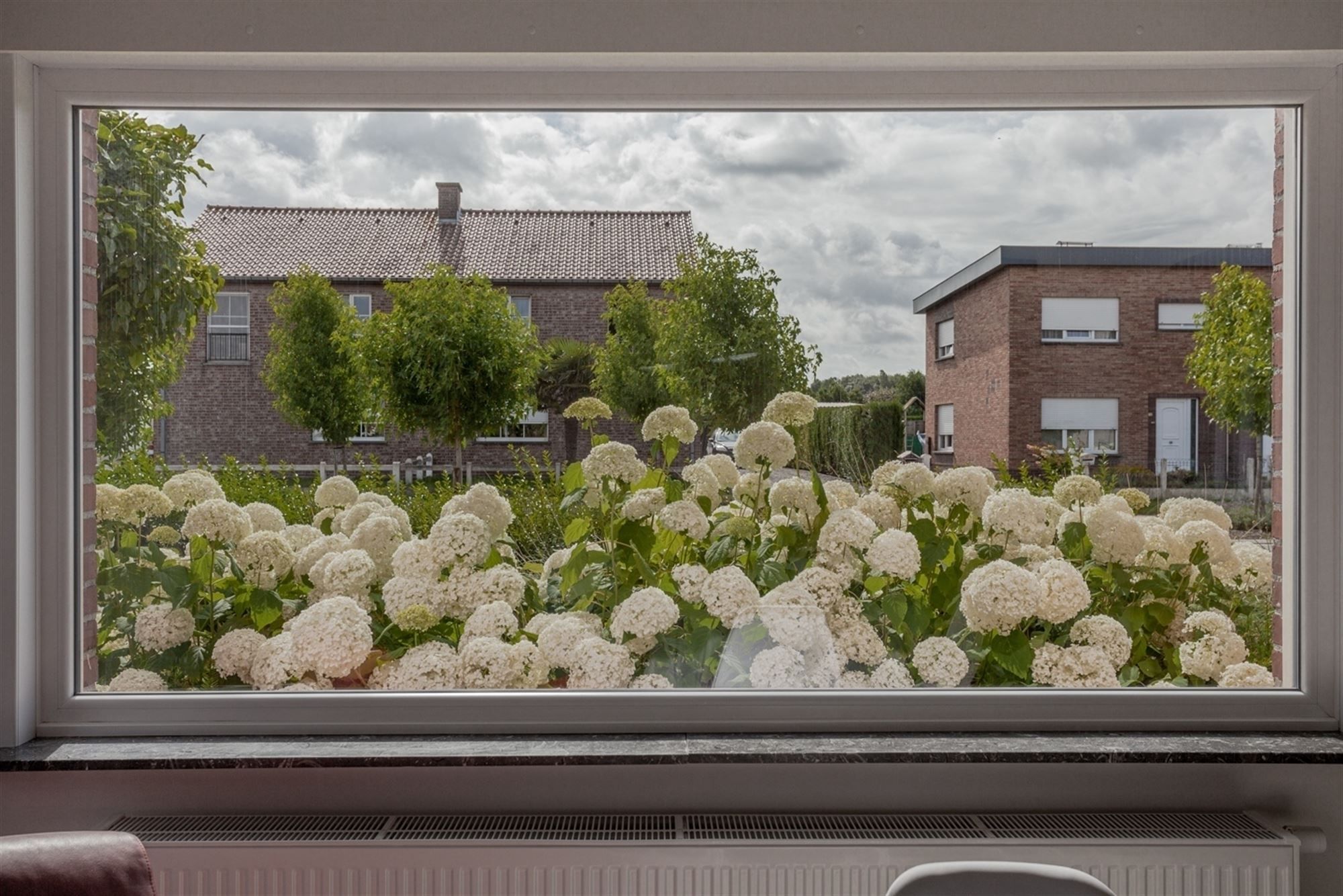 Charmante open woning met grote tuin! foto 10