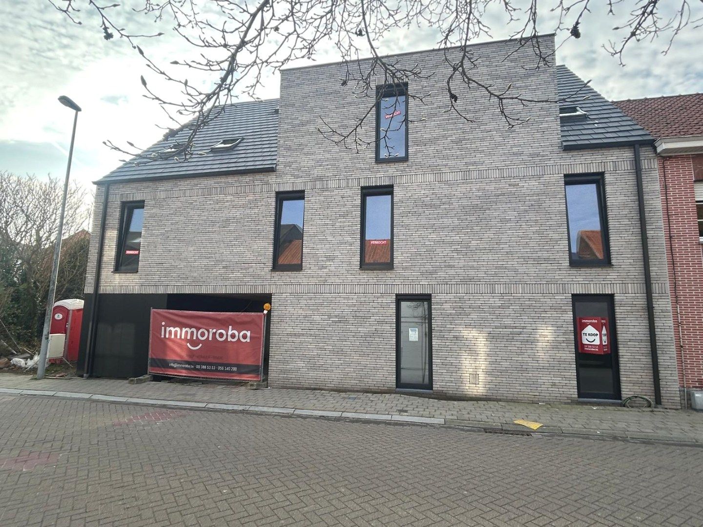 Te koop (6%!) centrum Waregem: Nieuwbouwappartement met 3 slaapkamers op het gelijkvloers. foto 2
