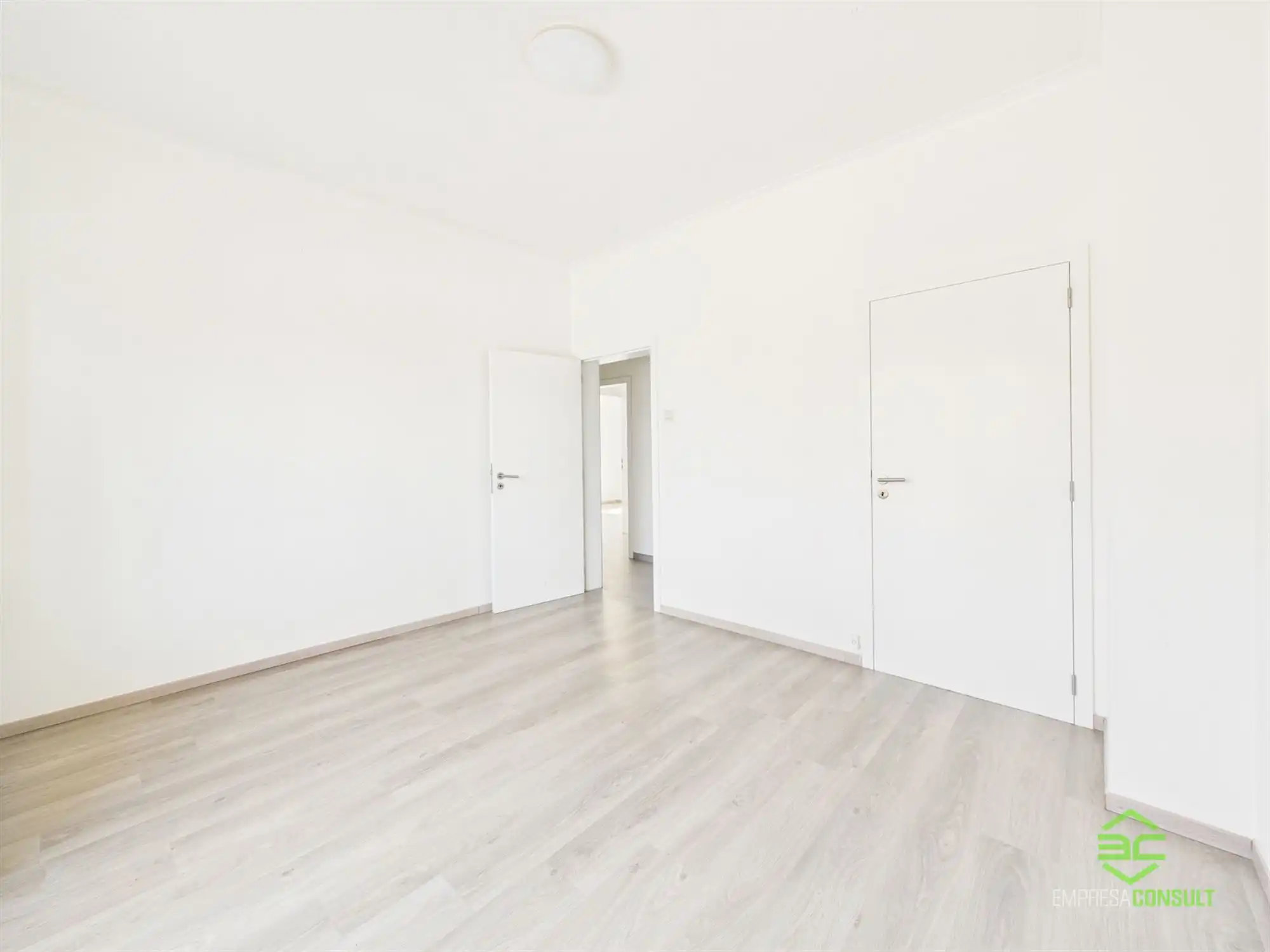 Kleinschalig appartementsgebouw van 3 app in het centrum! foto 18