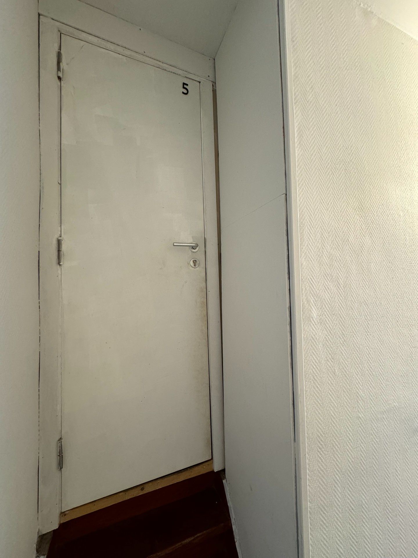 OPBRENGSTEIGENDOM MET 4 KAMERS EN 1 STUDIO foto 12