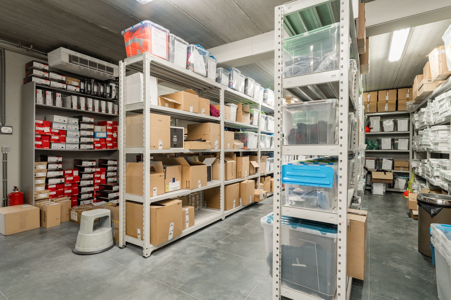 COMMERCIEEL GEBOUW foto 27