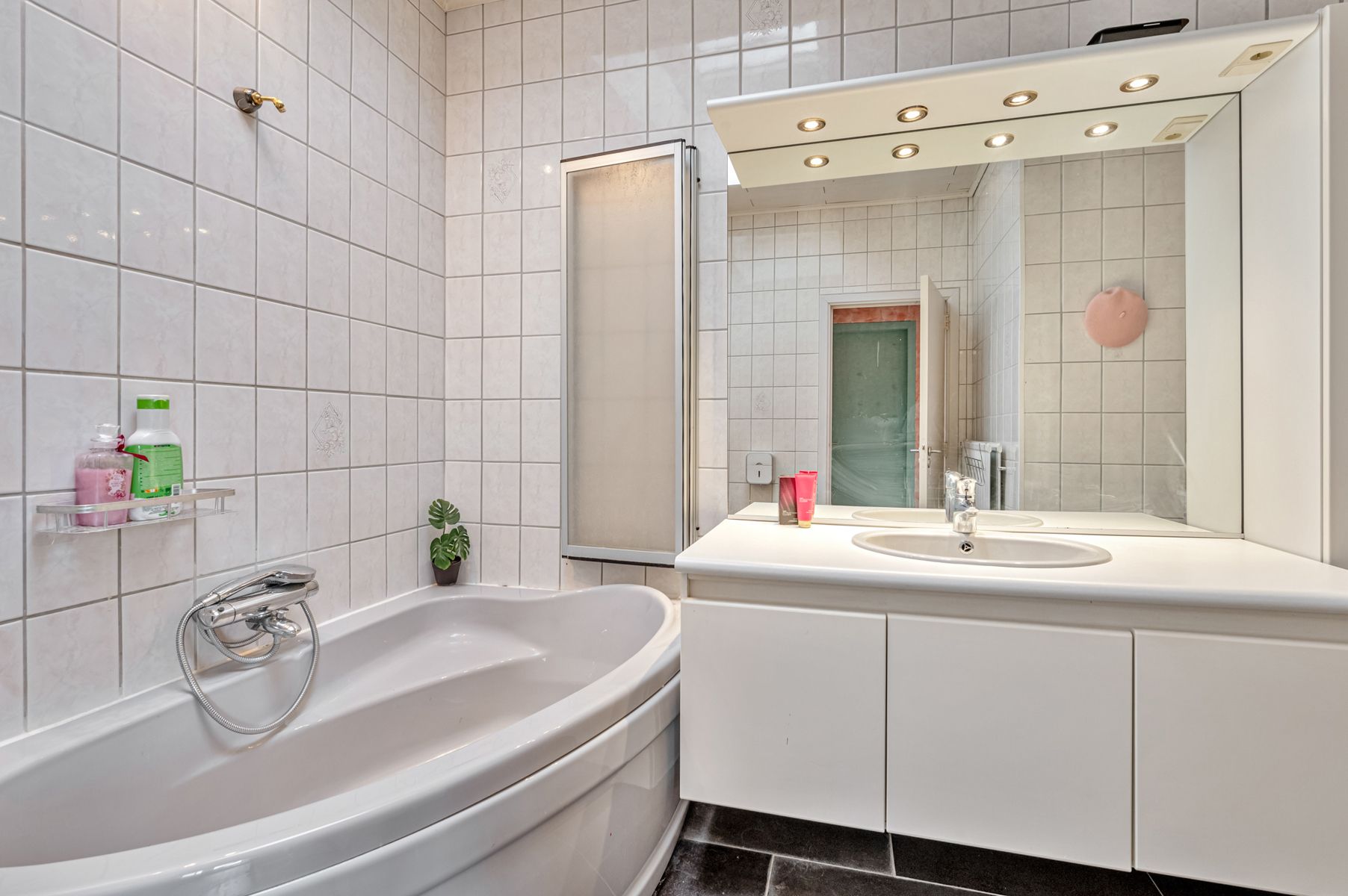 Woning met uitbreidingsmogelijkheden in Overboelare foto 9