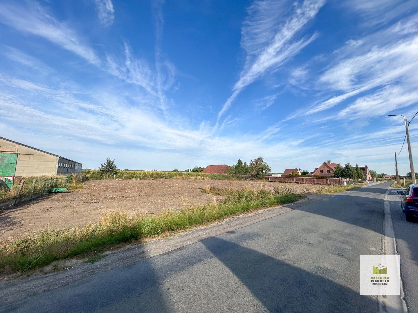 Nieuwbouwwoning met 3 slaapkamers (4 mogelijk) met landelijk uitzicht  foto {{pictureIndex}}