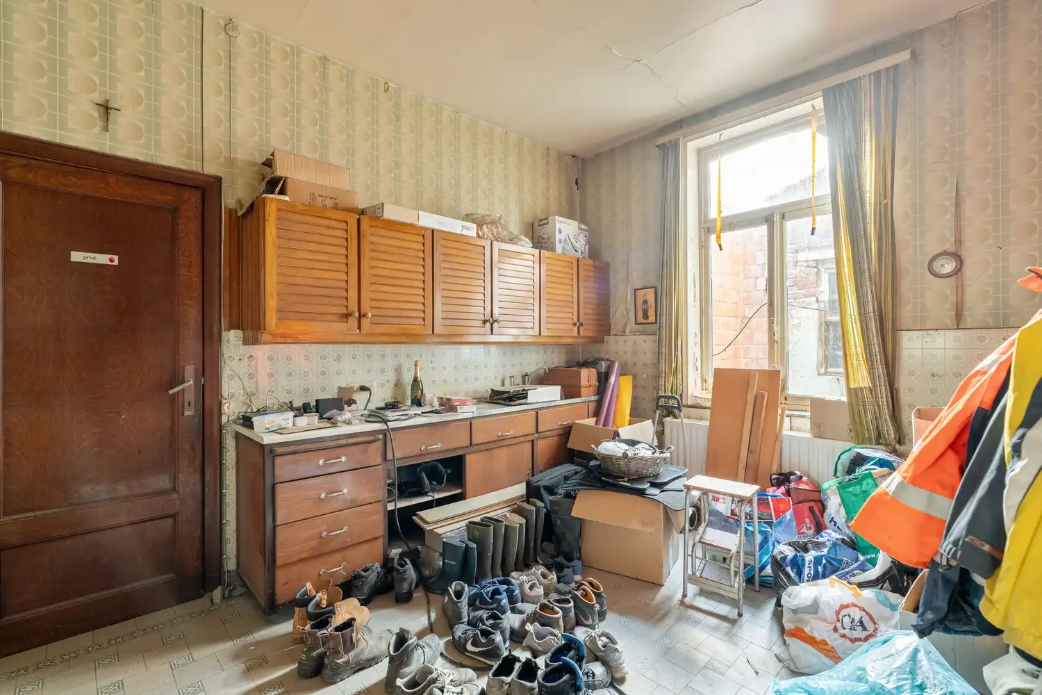 Ruime gezinswoning met aanpalend handelspand (oude bakkerij) foto 36