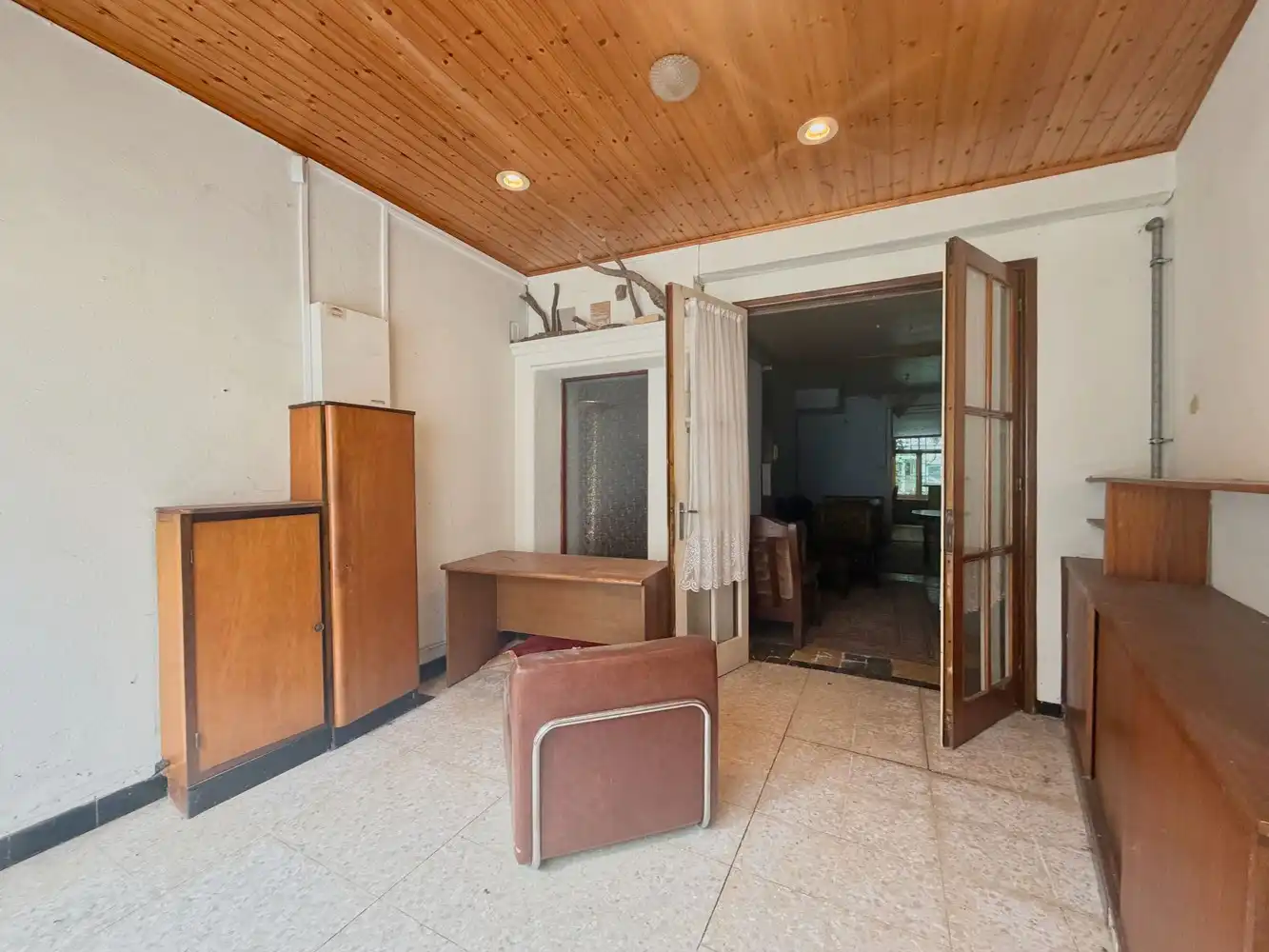 Uniek pand voor grondige renovatie in hartje Torhout foto 3