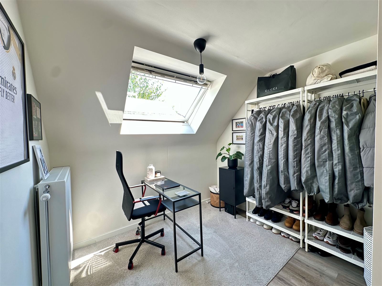 Lichtrijk en volledig gerenoveerd appartement te Oudenhove! foto 6