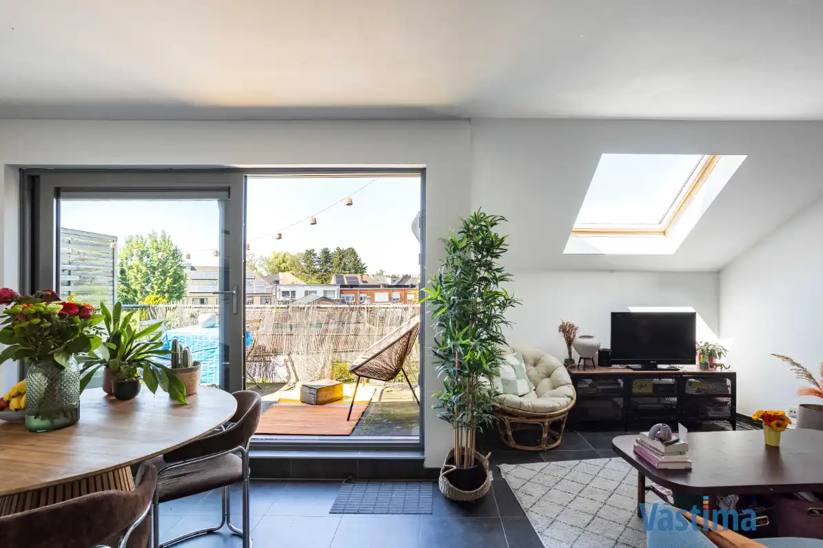 Lichtrijk appartement met 2 terrassen, staanplaats en extra zolderruimte foto 4