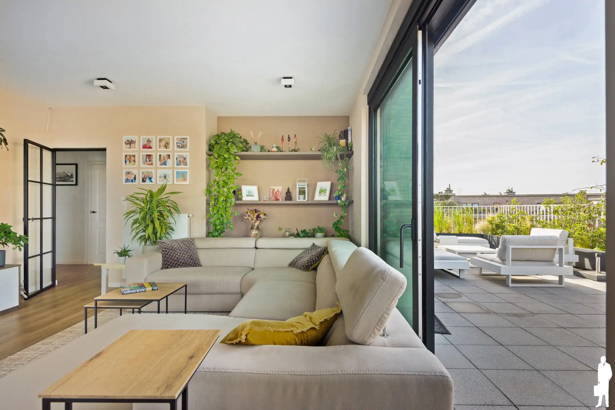 Ruime penthouse te Deurne-Zuid foto {{pictureIndex}}