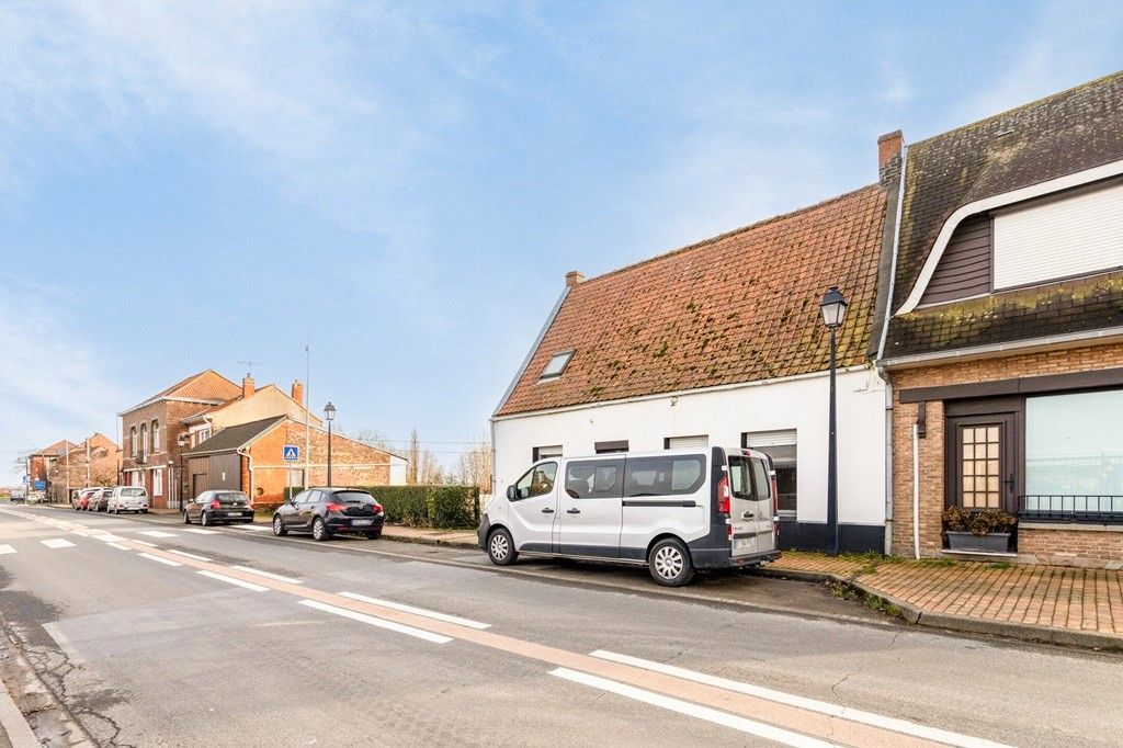 OOST CAPPEL: Te renoveren woonhuis met heel wat mogelijkheden, 2 (mog. 3) slaapkamers, garage en zongerichte koer op 228m² grondoppervlakte. foto 2