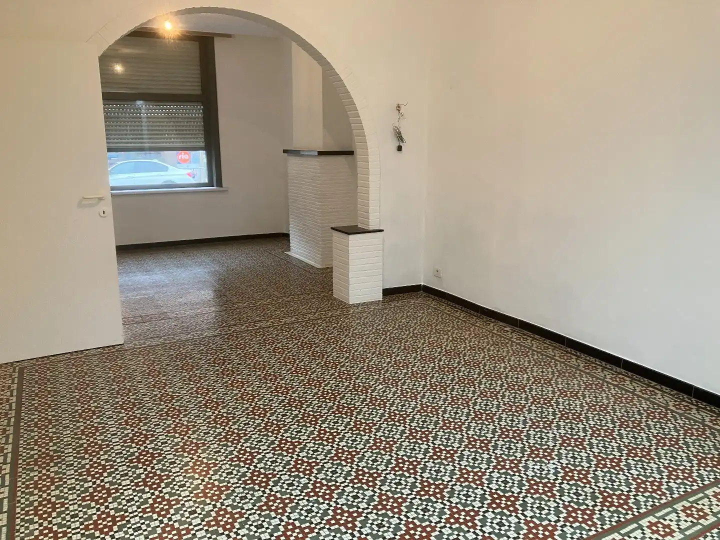 Rijwoning met 2 slaapkamers en achterliggende garage! foto 3