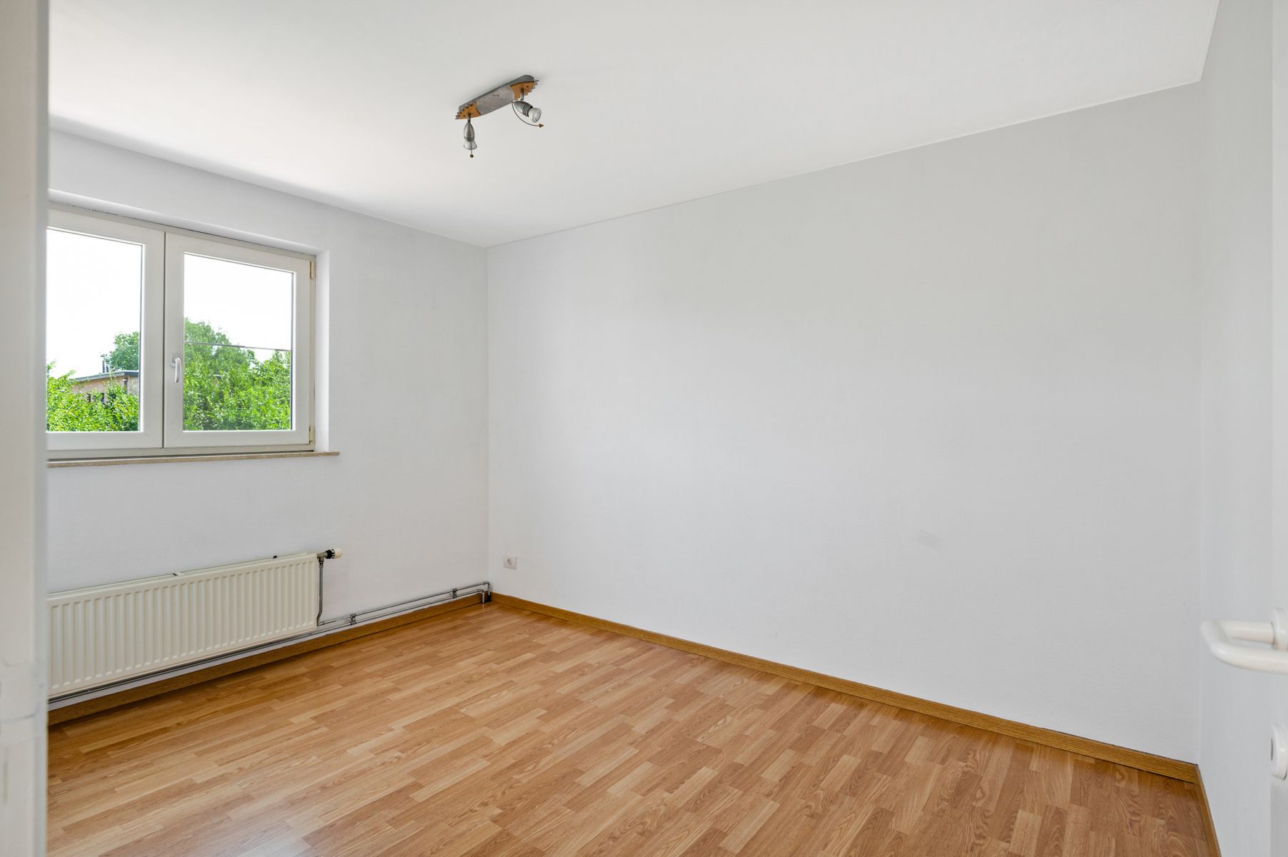 Ruime beletagewoning met extra breedte en EPC-label B in rustige wijk foto 13