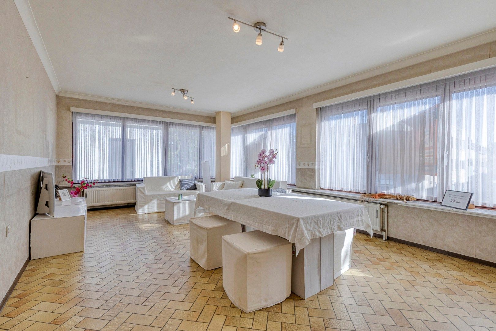CENTRUMLIGGING - Lichtrijk appartement MET garage foto 2