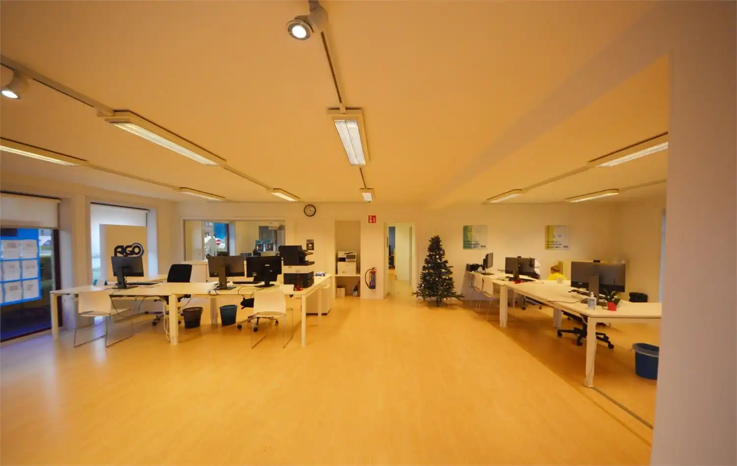 ZICHTLOCATIE MET VOORGELEGEN PRIVE PARKING foto 5